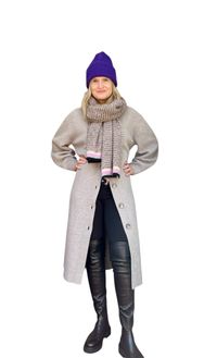 M&uuml;tze Unio 74,95 &euro; Cardigan (Kleid)merino von Narli 289 &euro;, Stretchhose 39 &euro;, Overknee von Homers 339 &euro;